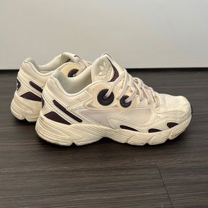 Adidas Astir Sneakers